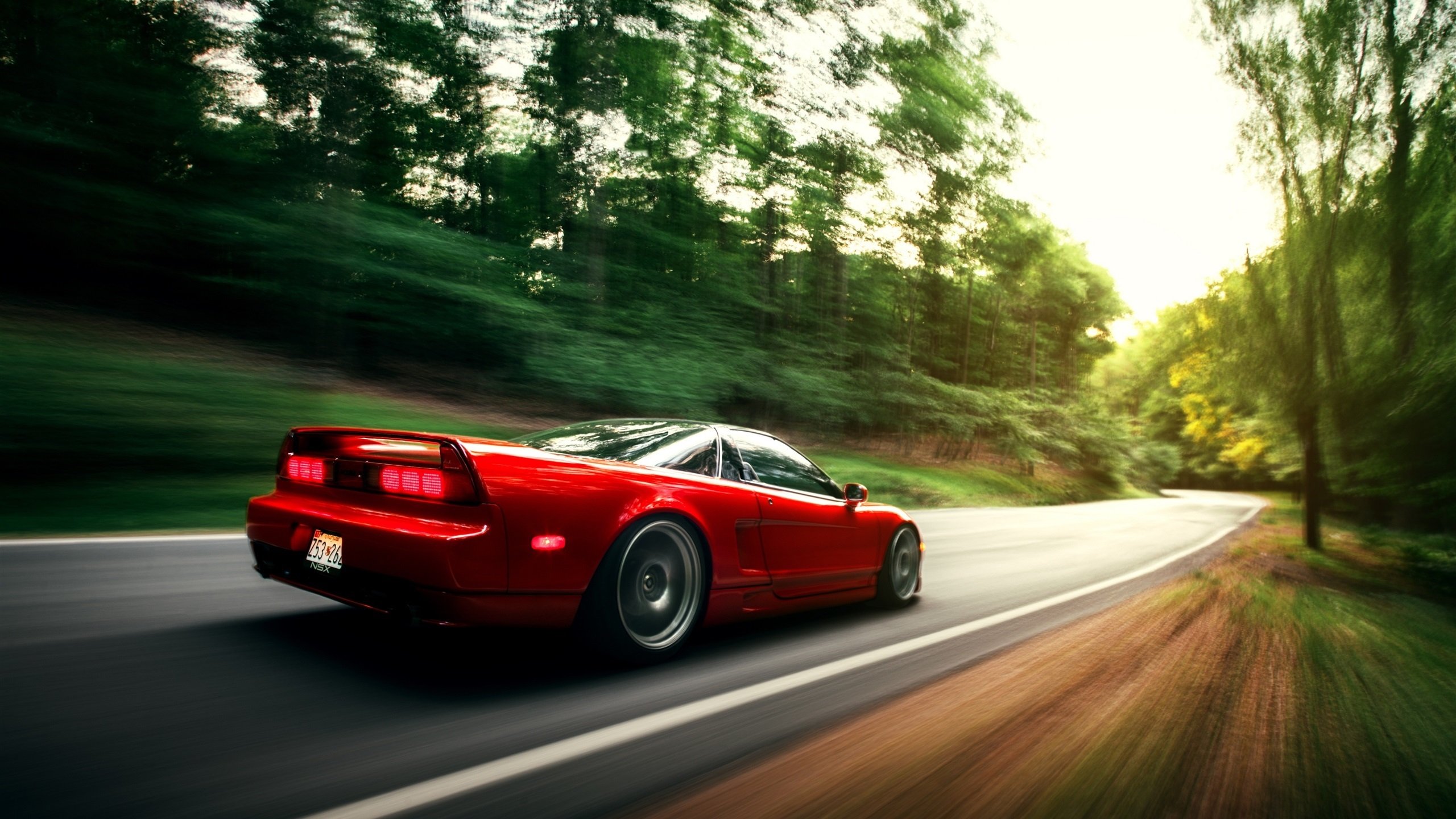 防守型中场撑起拦截屏障，防守型中场是后腰么